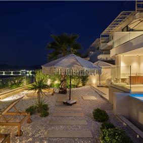 Selection of 5 bedroom seafront villas with heated pool on Ciovo near Trogir, sleeps 10
